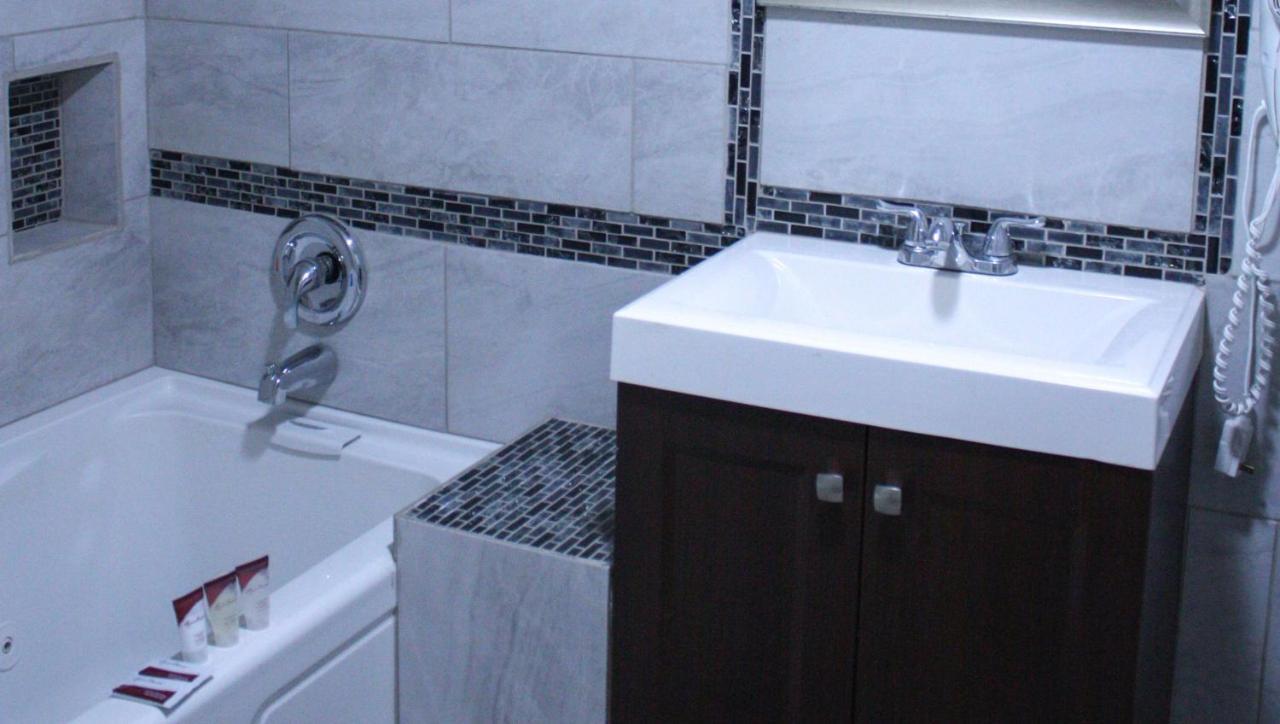 Budget Inn Ontario Bagian luar foto