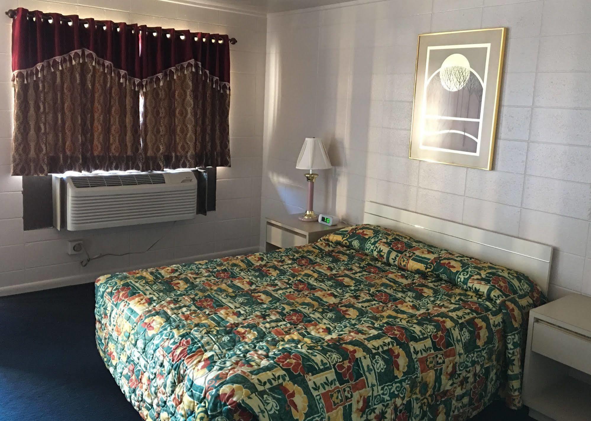 Budget Inn Ontario Bagian luar foto
