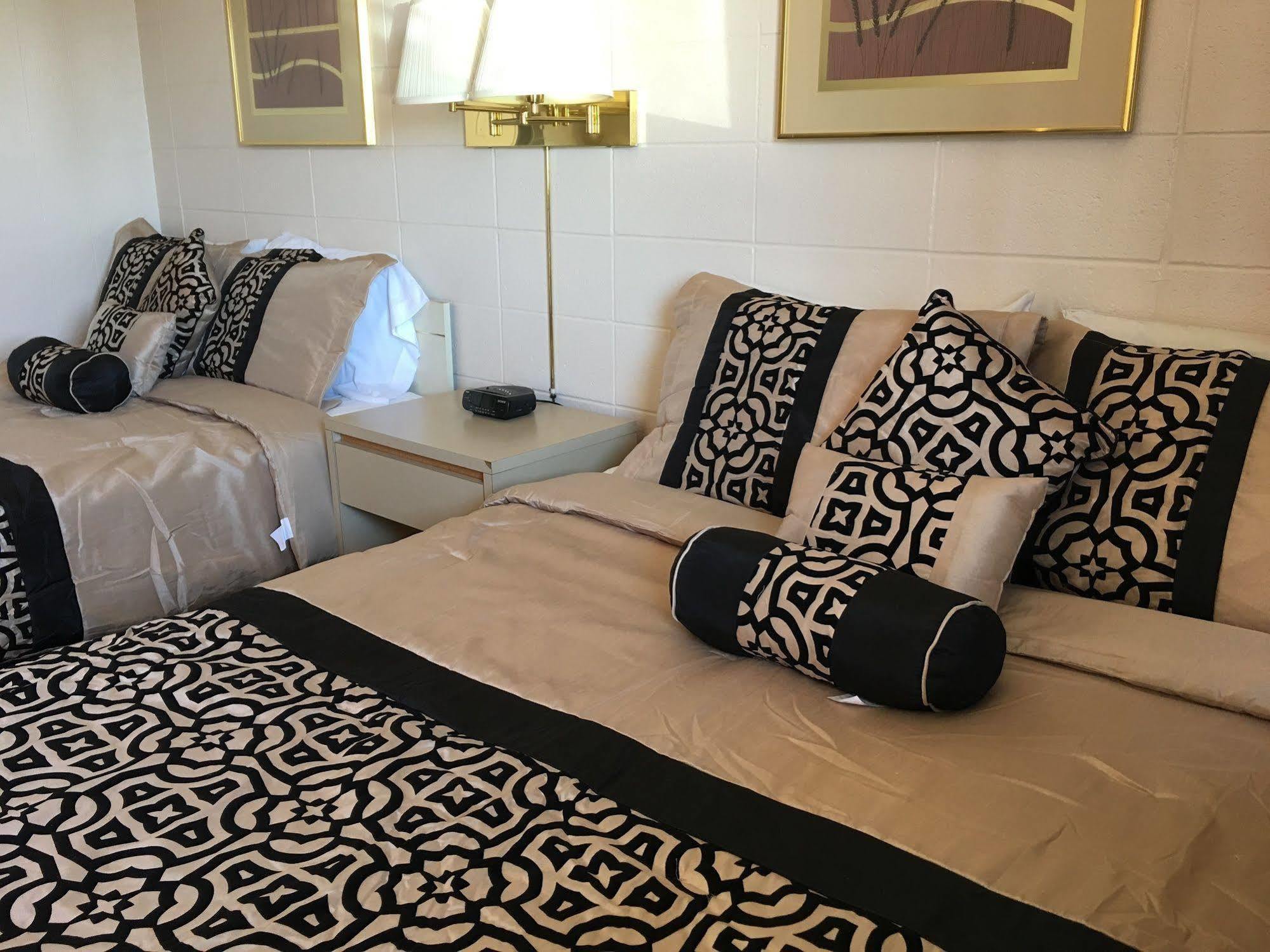 Budget Inn Ontario Bagian luar foto
